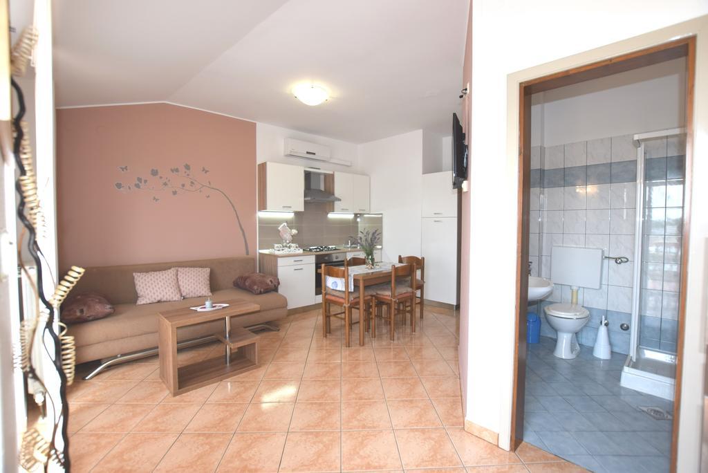 Apartments Petra Banjole Exterior photo